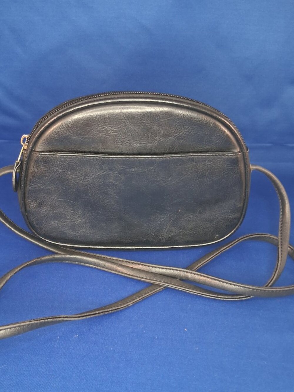VTG V SACK Black Oval Crossbody Bag Faux Leather Croc Trim Camera Bag 90s - Picture 2 of 10